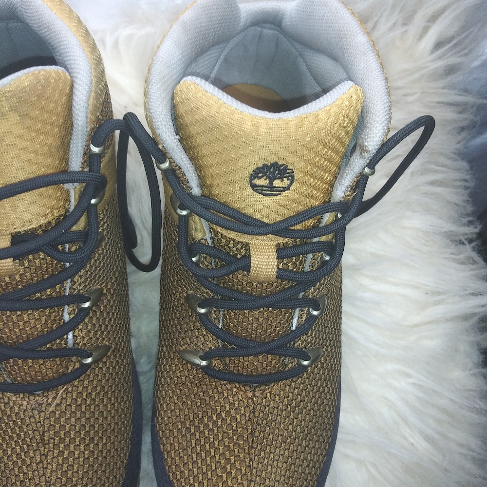Shoes - Picture 6 of 10
